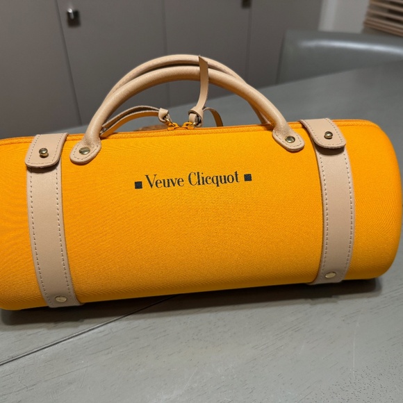 Veuve Clicquot 375ml neoprene champagne carrier/Parisian purse - Picture 9 of 9